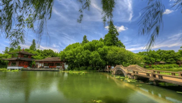 15 《古诗二首》（第一课时）——《晓出净慈寺送林子方》  课件