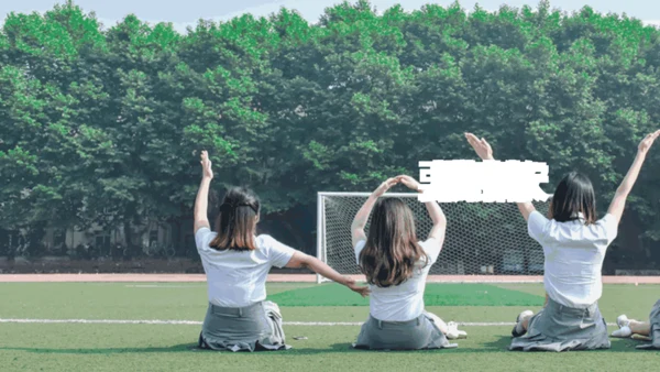青春不毕业快闪动画通用PPT电子相册