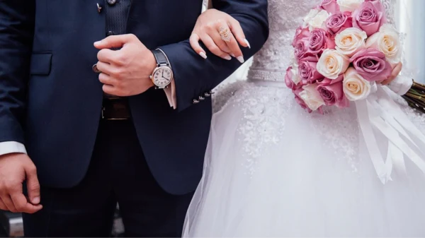 粉色现代婚礼纪念相册快闪PPT模板