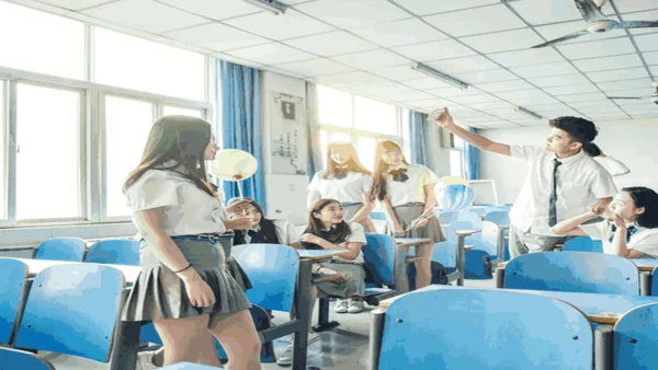 青春不毕业快闪动画通用PPT电子相册